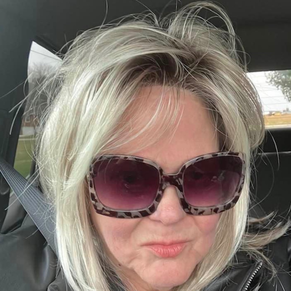 Meet your Posher, Jennifer